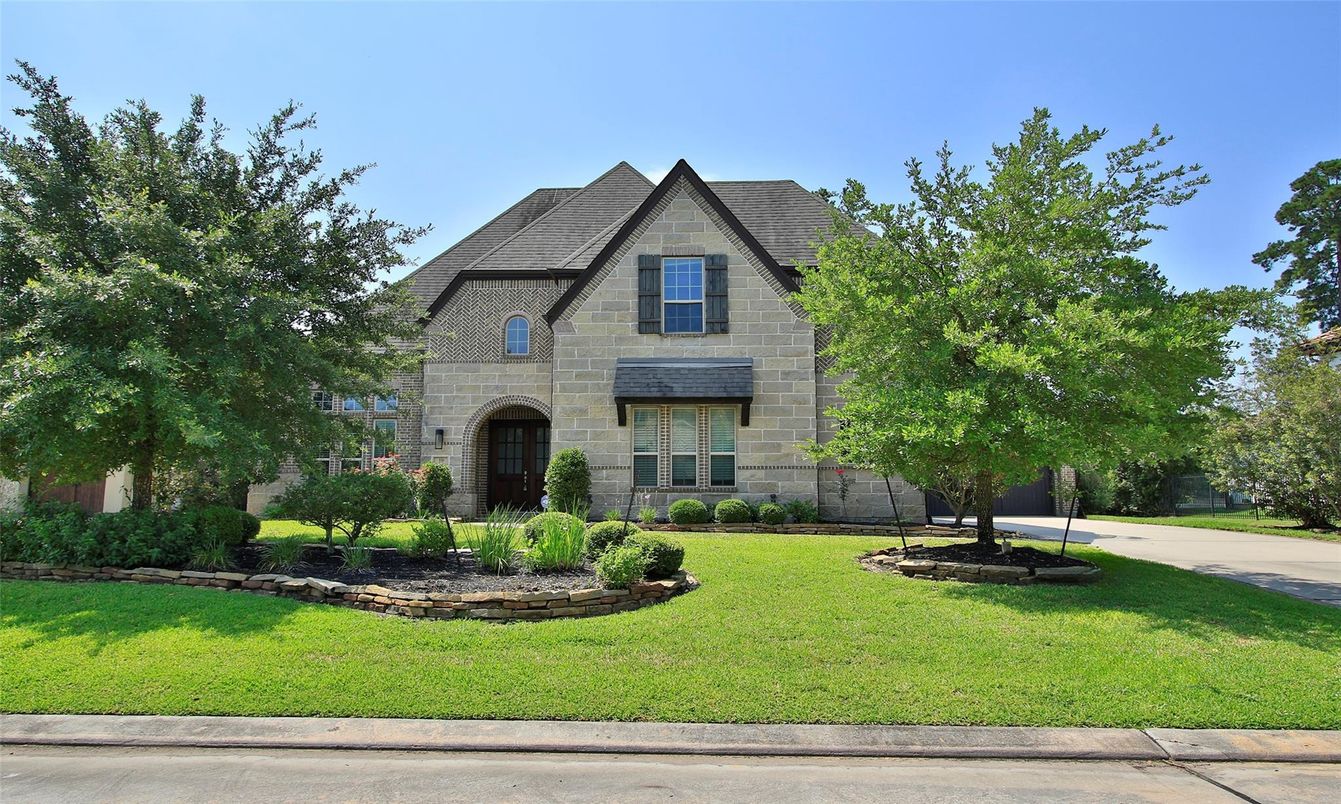 Backyard, Exterior, Facade, French Provincial