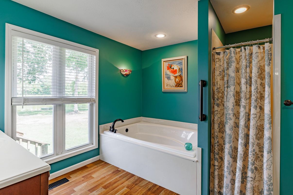 Bathroom, Interior, Recessed Lighting, Wood Texture Flooring