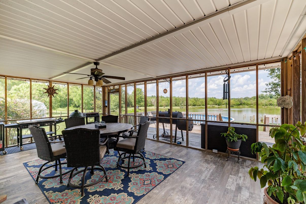 Dining room, Interior, Sun Room, Water, Wood Texture Flooring