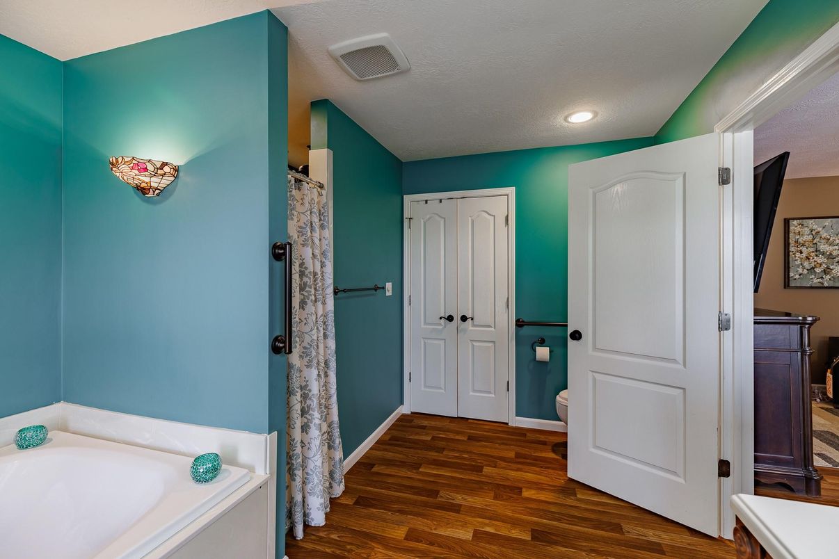 Bathroom, Interior, Recessed Lighting, Wood Texture Flooring