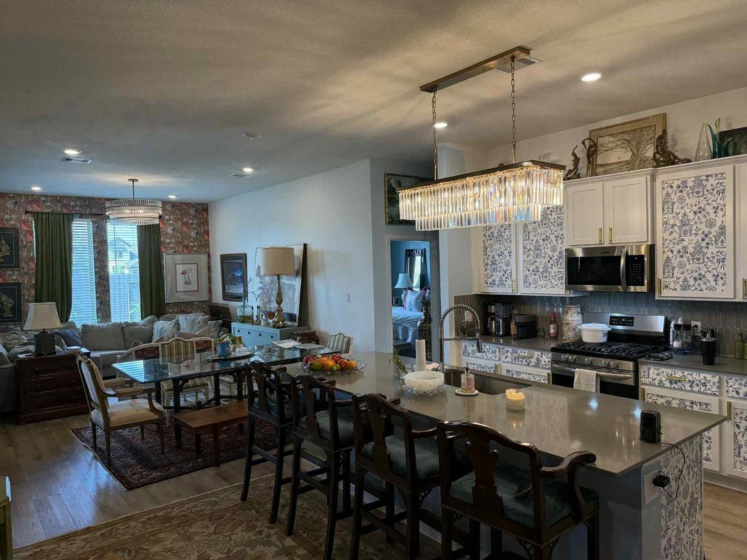 Chandelier, Dining room, Interior, Kitchen, Living room, Recessed Lighting, Wood Texture Flooring