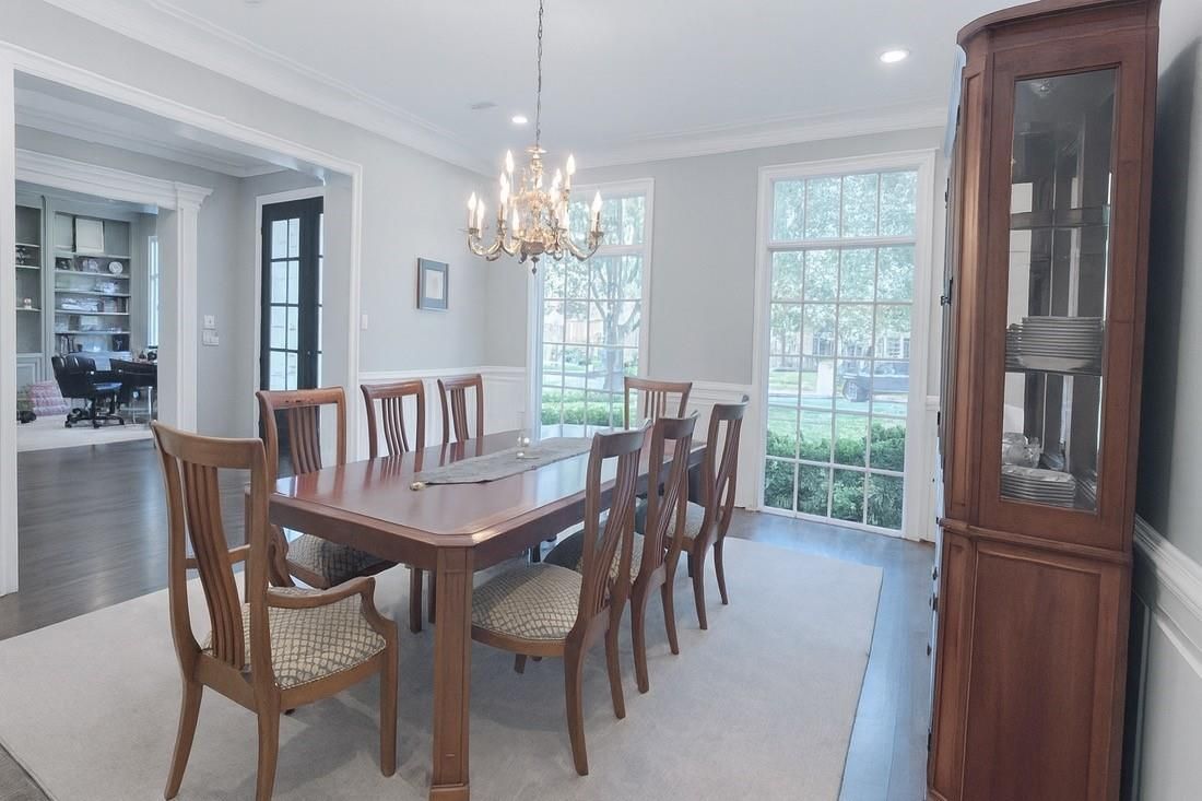 Chandelier, Dining room, Interior, Recessed Lighting, Wood Texture Flooring