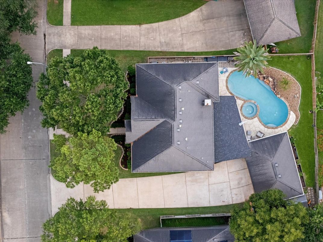 Exterior, Drone