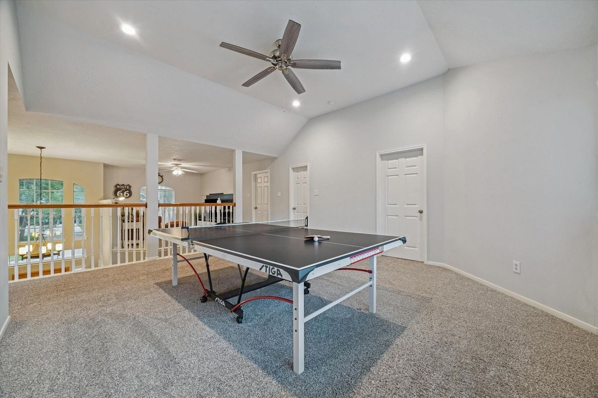 Game Room, Interior, Recessed Lighting