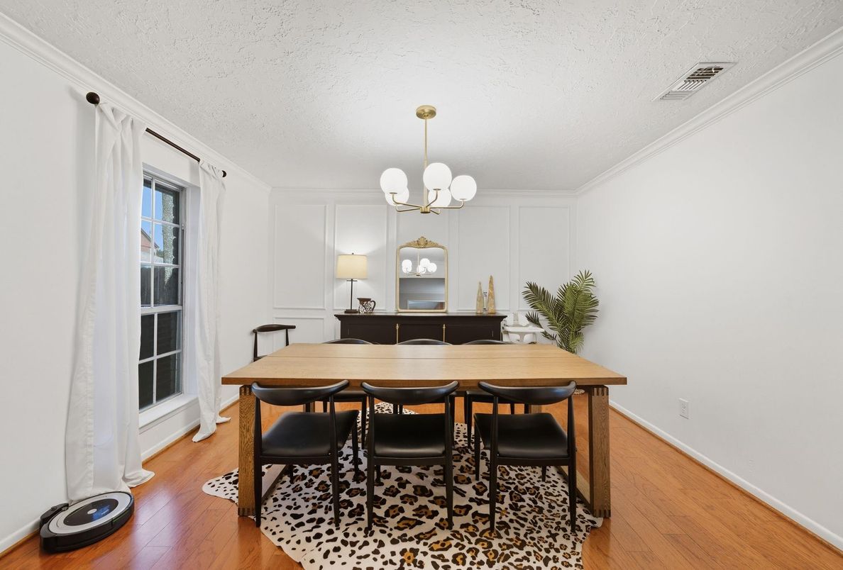 Chandelier, Dining room, Interior, Wood Texture Flooring