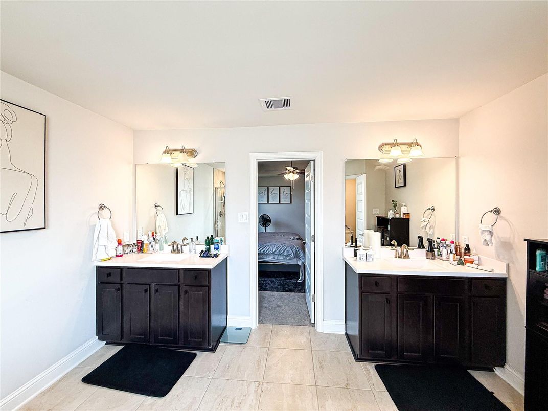Bathroom, Dual Sink Vanities, Interior