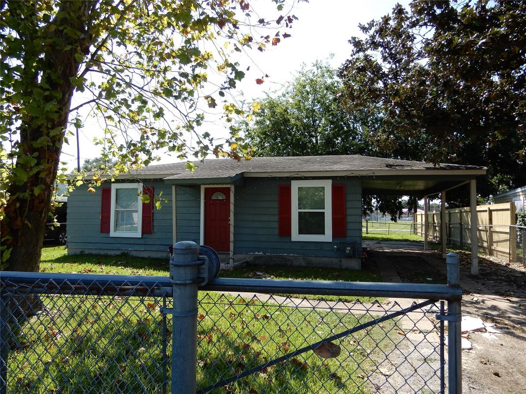 Backyard, Exterior, Facade, None
