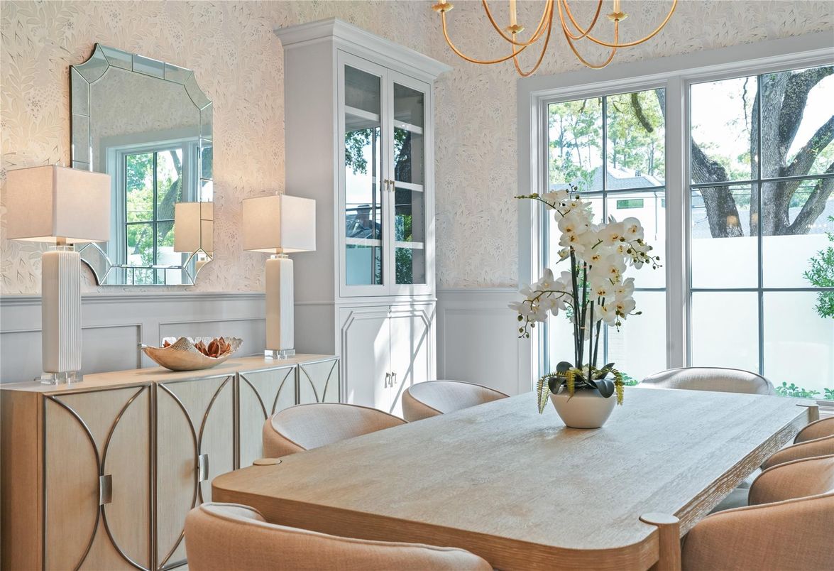 Chandelier, Dining room, Interior