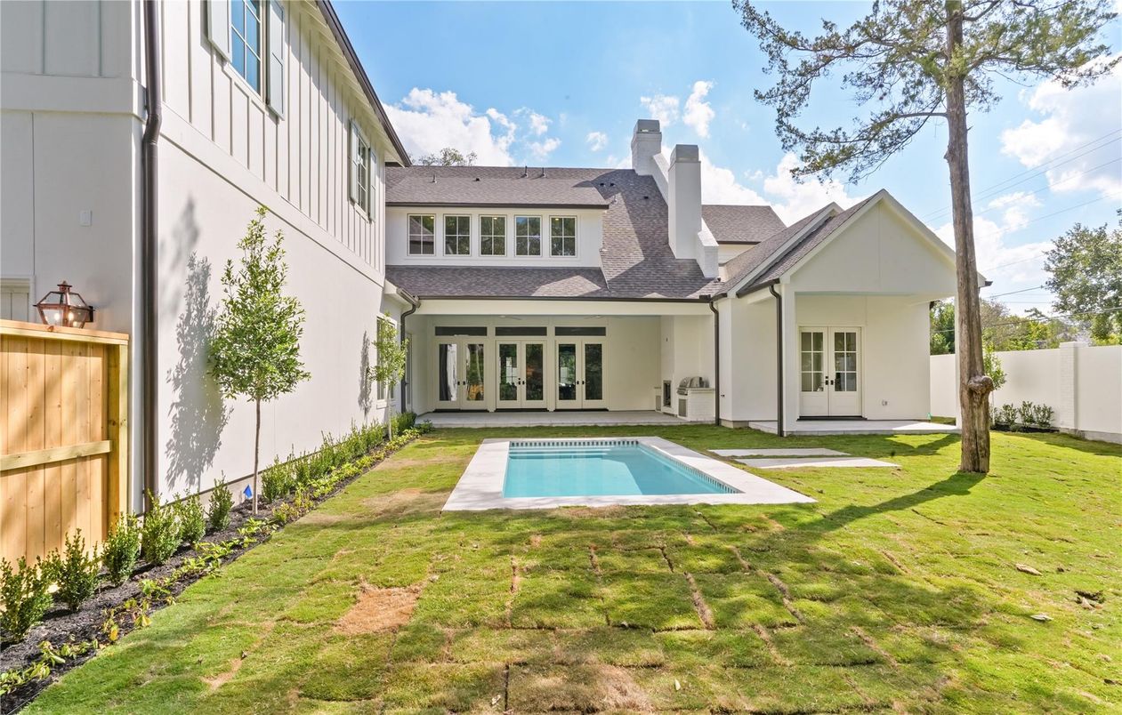 Backyard, Exterior, Pool