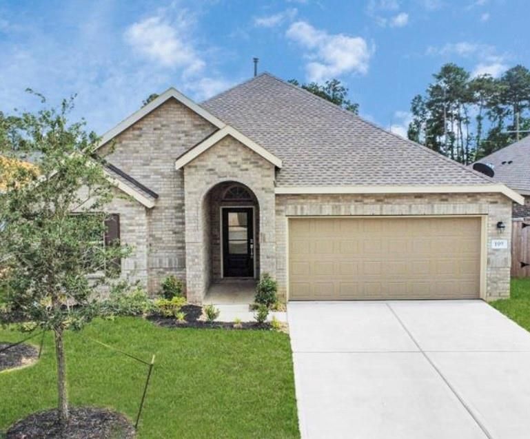 Attached, Exterior, Facade, Brick Facade, Brick Traditional