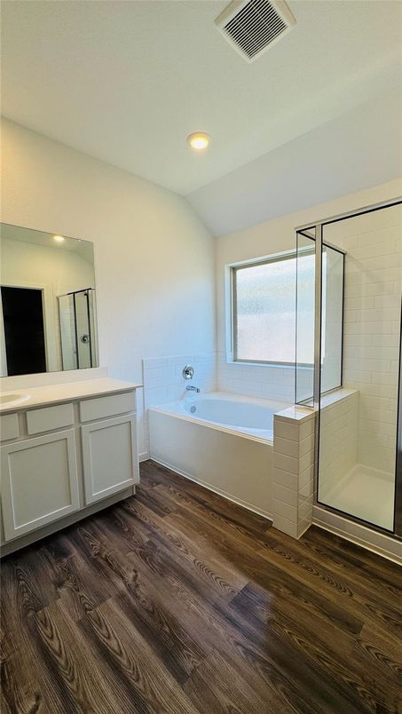 Bathroom, Interior, Recessed Lighting, Wood Texture Flooring