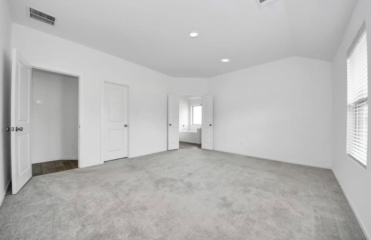 Empty room, Interior, Recessed Lighting
