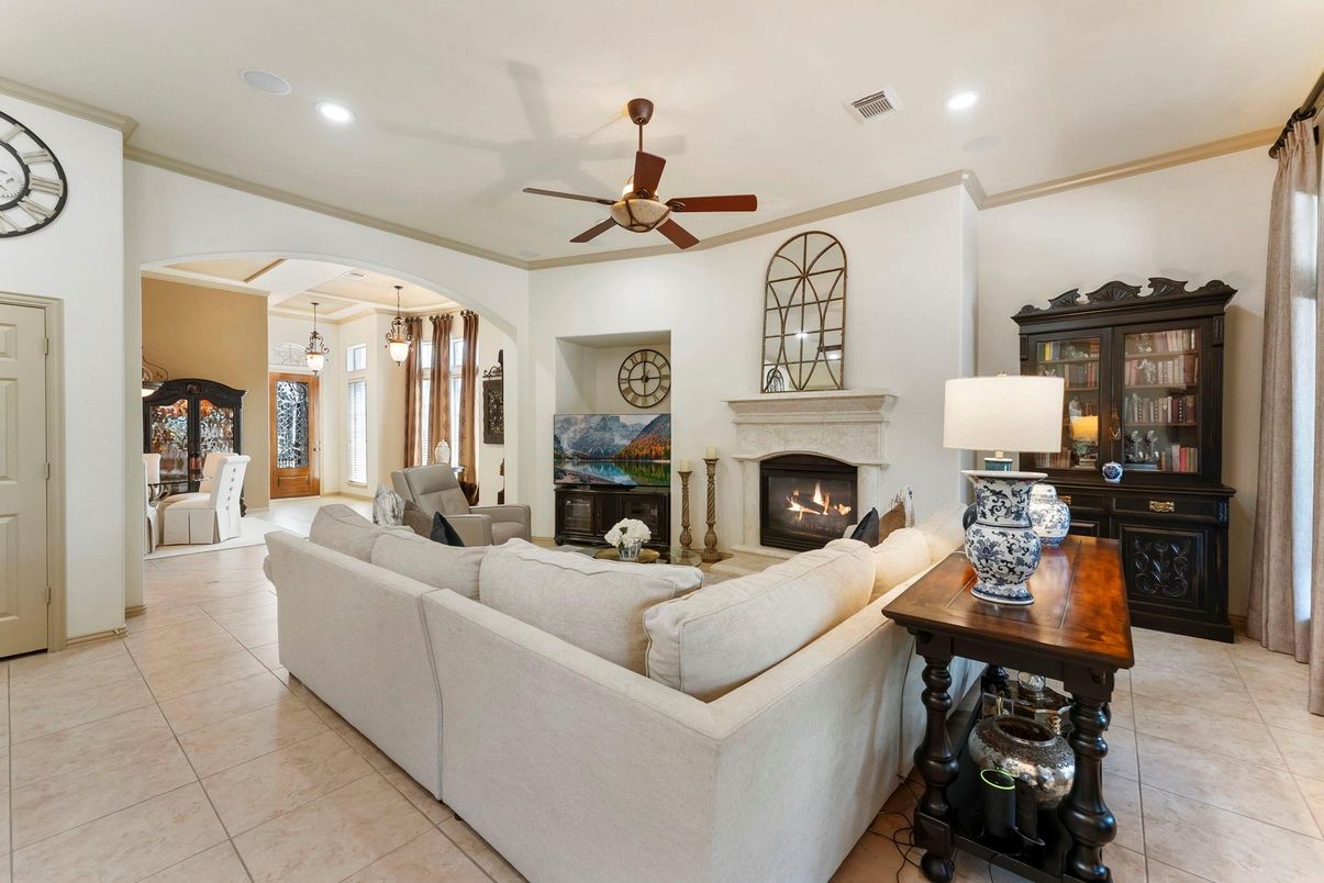 Fireplace, Interior, Living room, Pendant Lights, Recessed Lighting