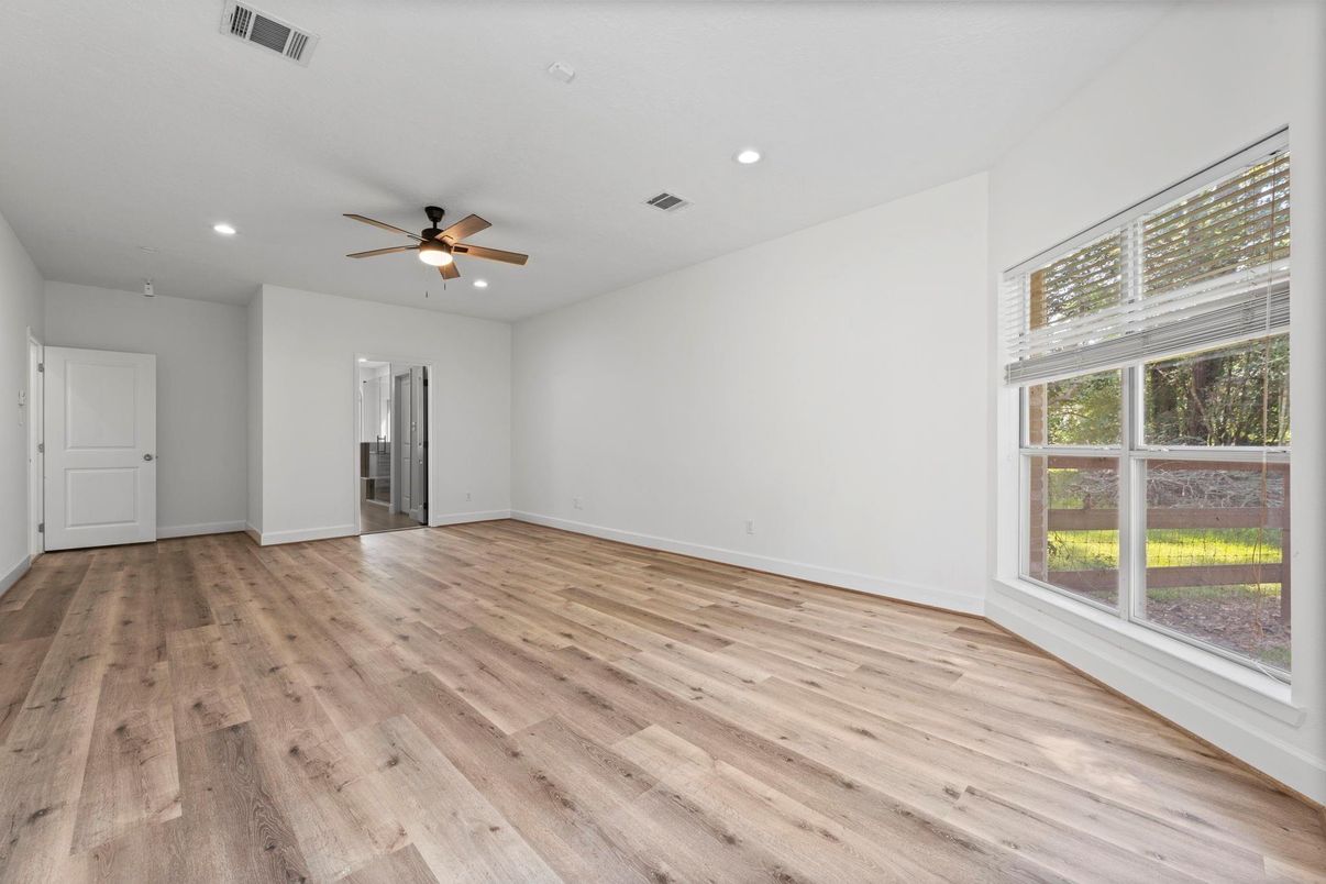 Empty room, Interior, Recessed Lighting, Wood Texture Flooring