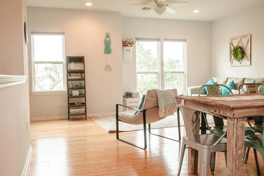 Interior, Recessed Lighting, Wood Texture Flooring