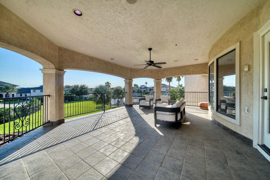 Exterior, Recessed Lighting