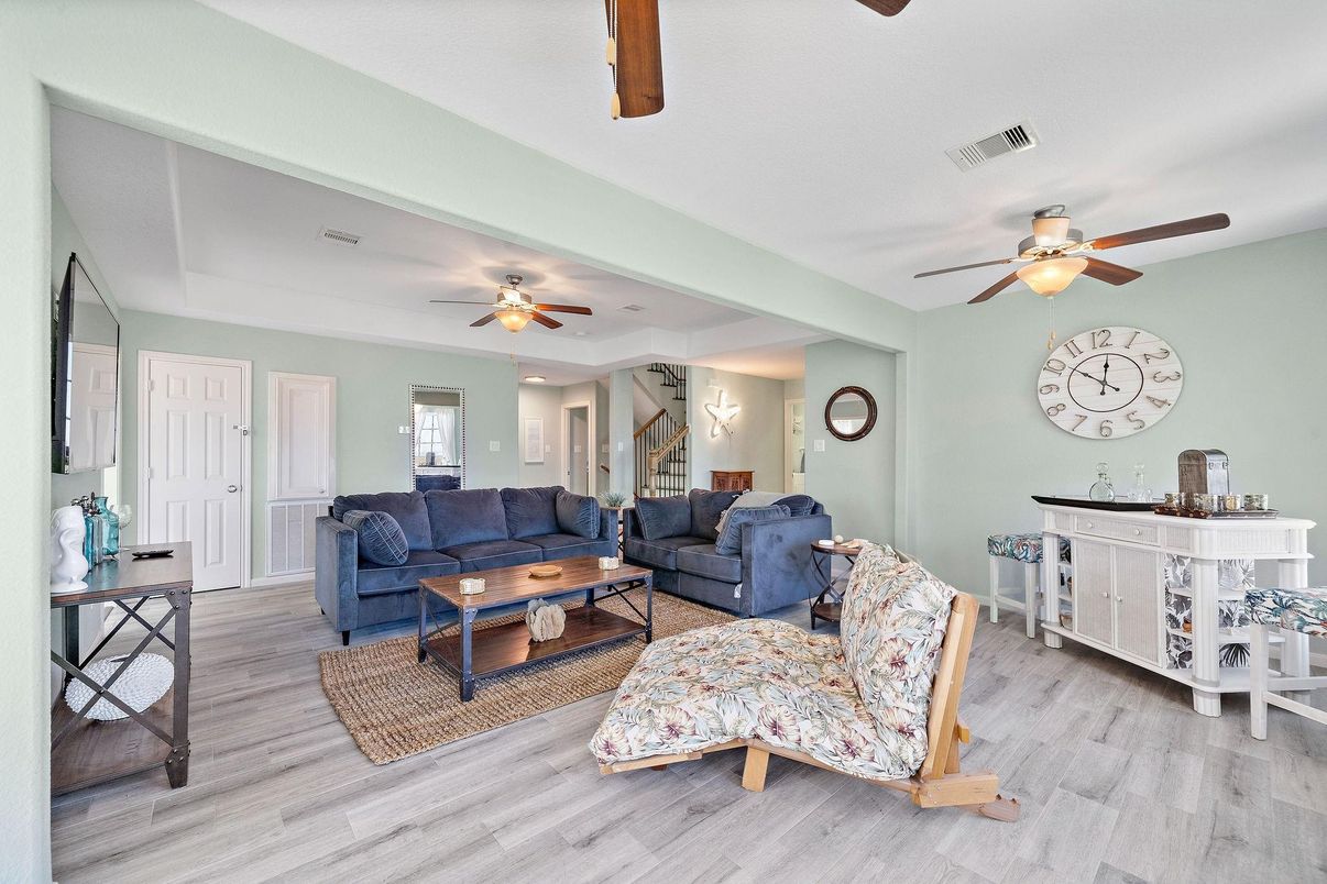 Interior, Living room, Recessed Lighting, Wood Texture Flooring