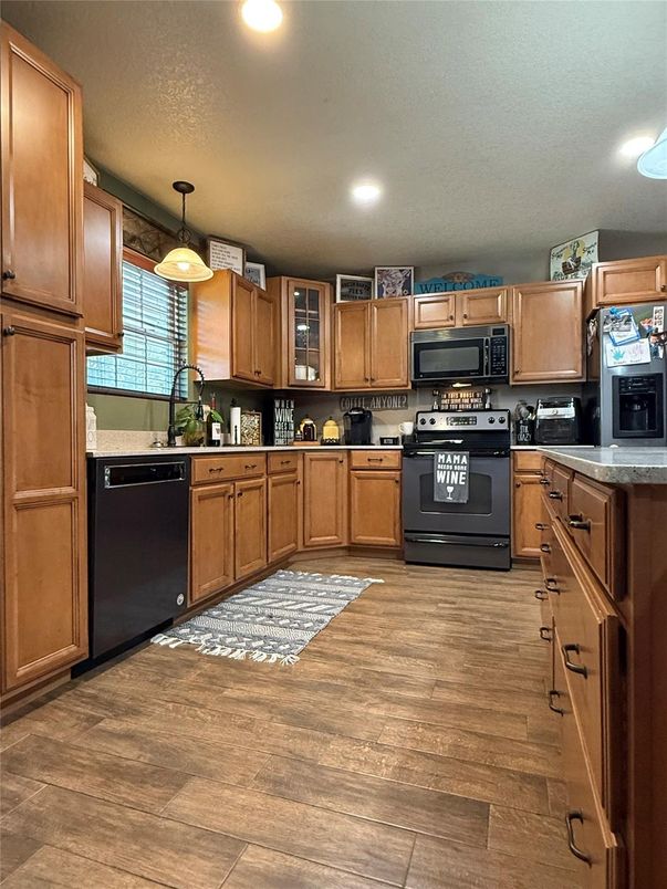 Interior, Kitchen, Pendant Lights, Recessed Lighting, Wood Texture Flooring