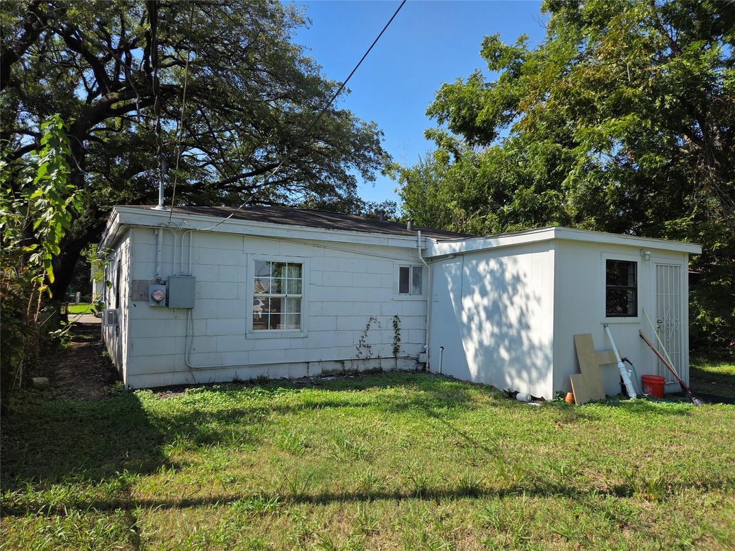 Backyard, Exterior