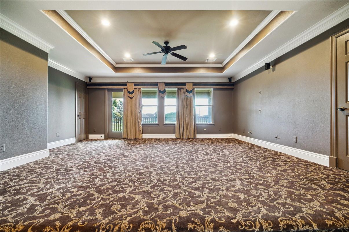 Empty room, Interior, Recessed Lighting