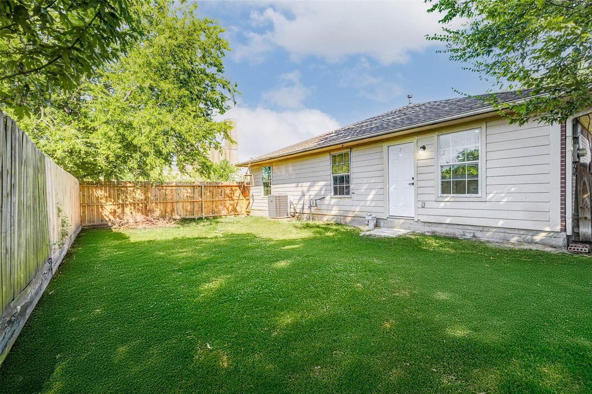 Backyard, Exterior