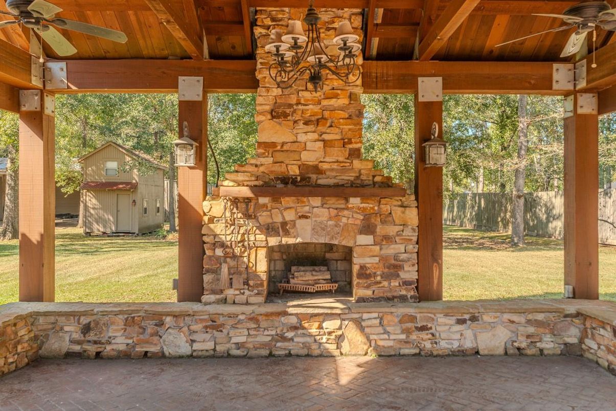 Exterior, Fireplace