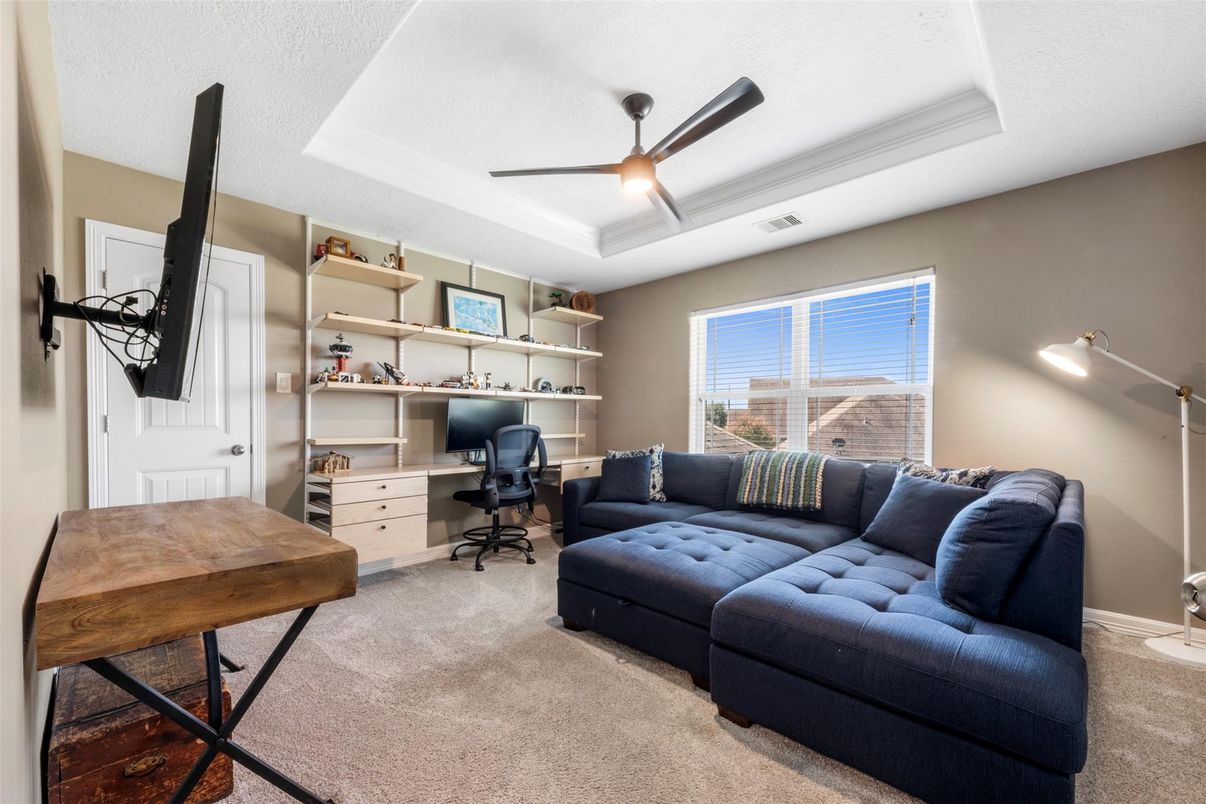 Home Office, Interior