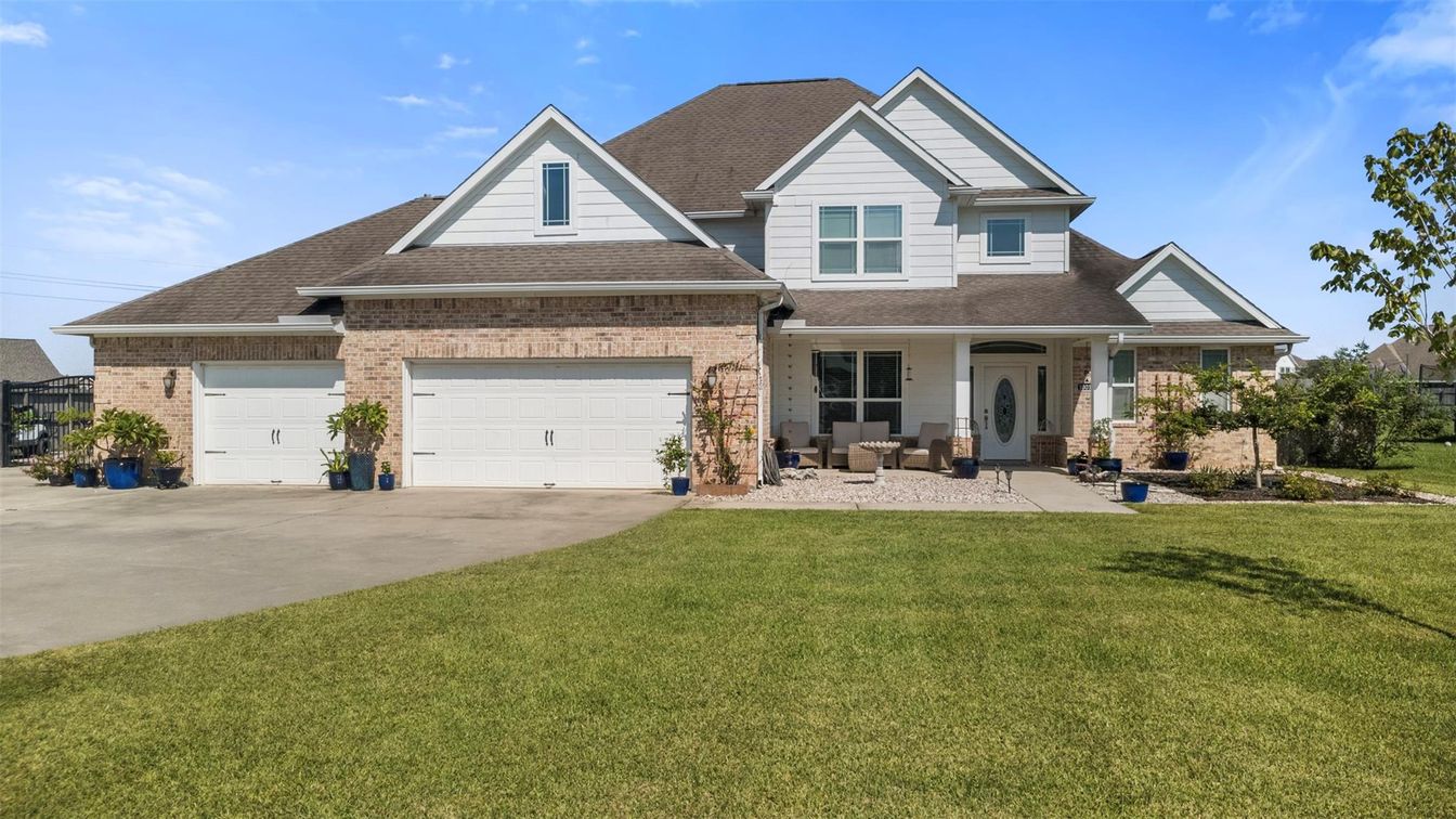Attached, Exterior, Facade, Brick Facade, Farmhouse