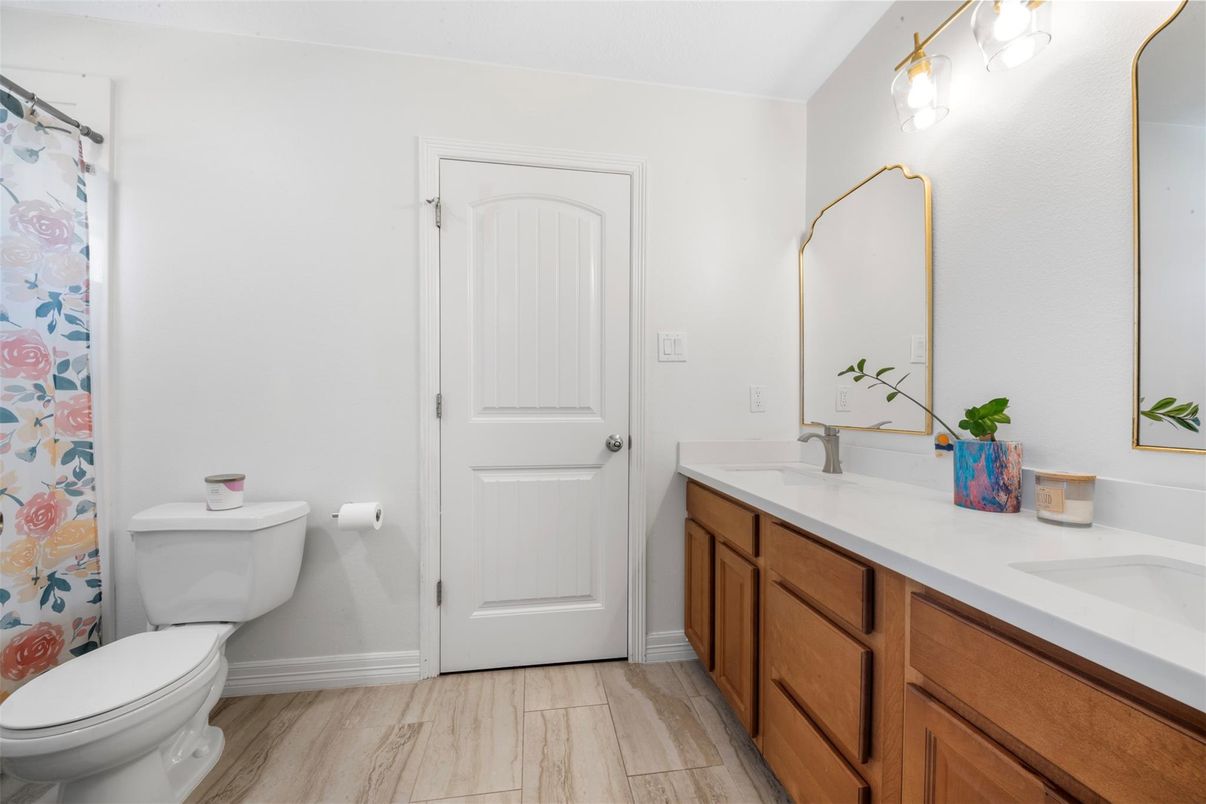 Bathroom, Dual Sink Vanities, Interior, Wood Texture Flooring