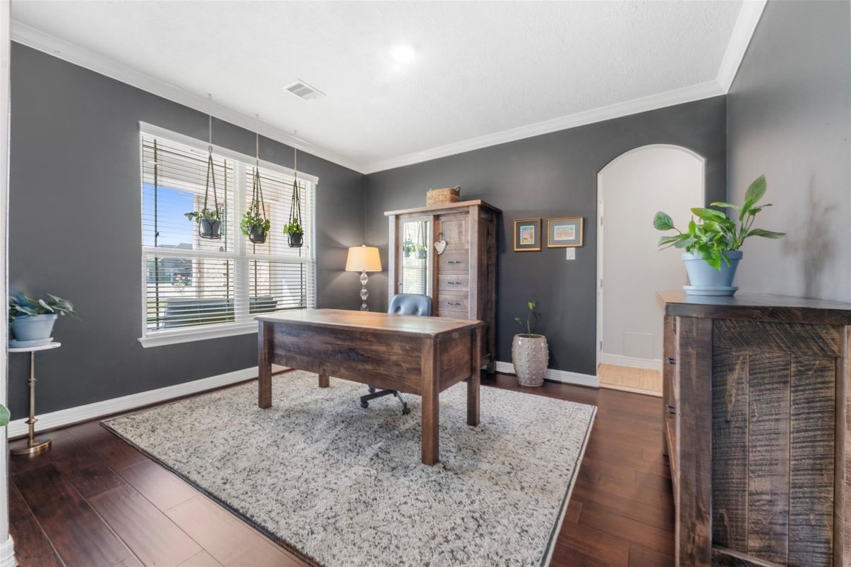 Home Office, Interior, Recessed Lighting, Wood Texture Flooring