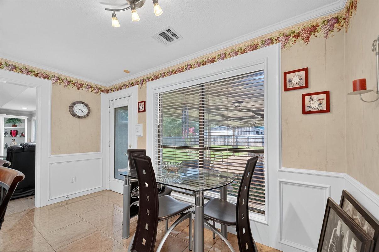 Dining room, Interior
