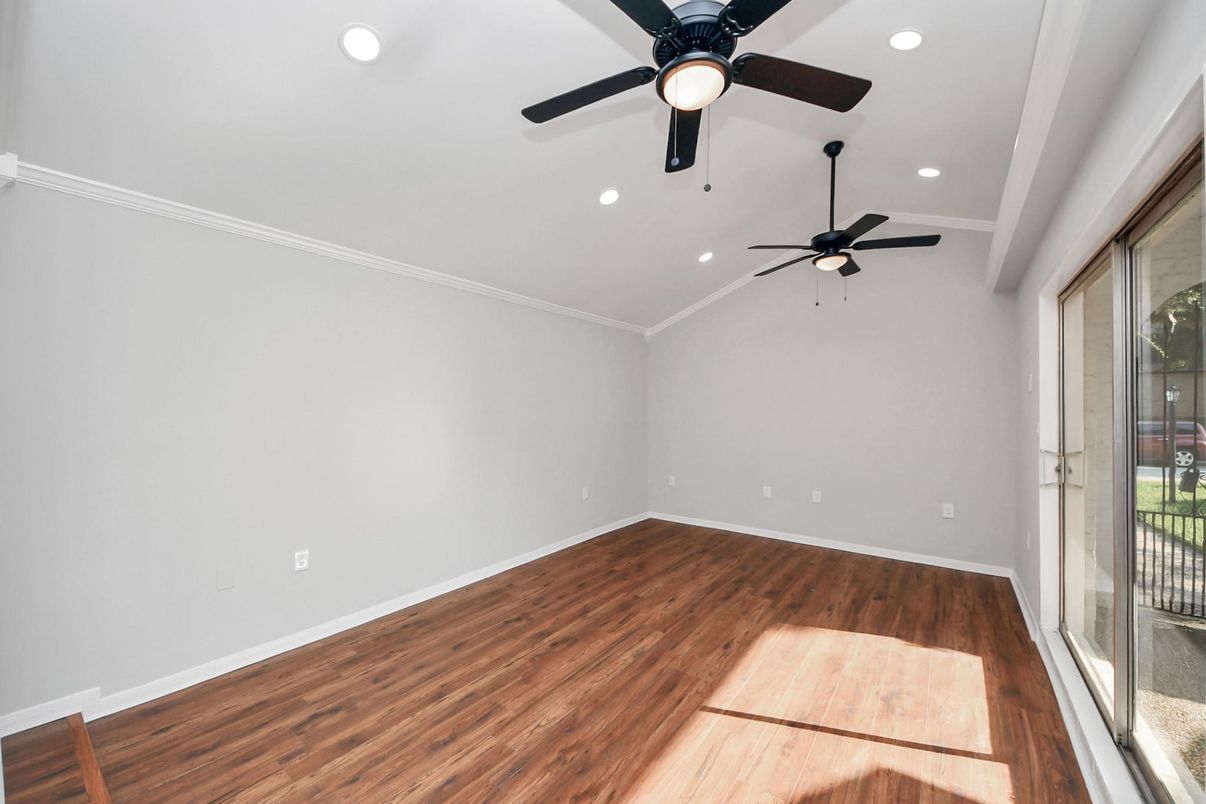 Empty room, Interior, Recessed Lighting, Wood Texture Flooring