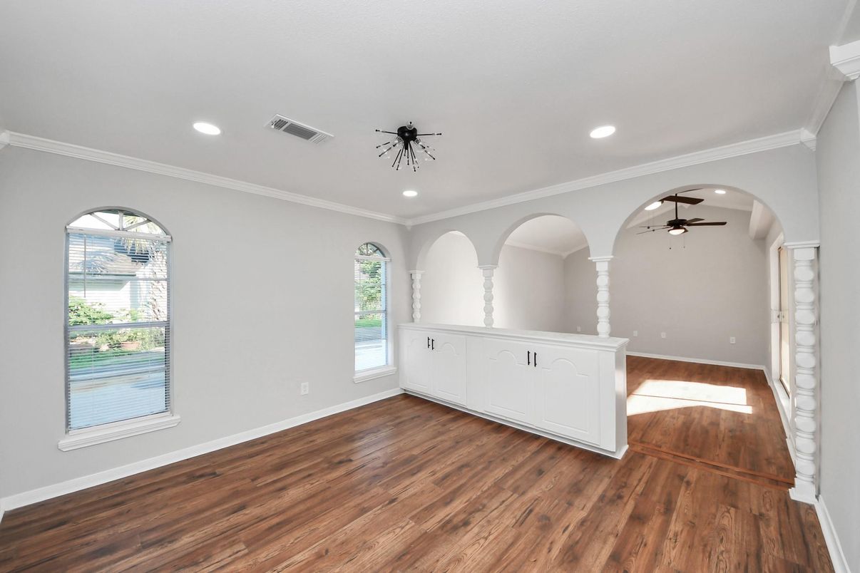 Empty room, Interior, Recessed Lighting, Wood Texture Flooring