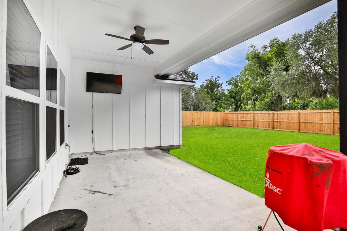 Backyard, Exterior