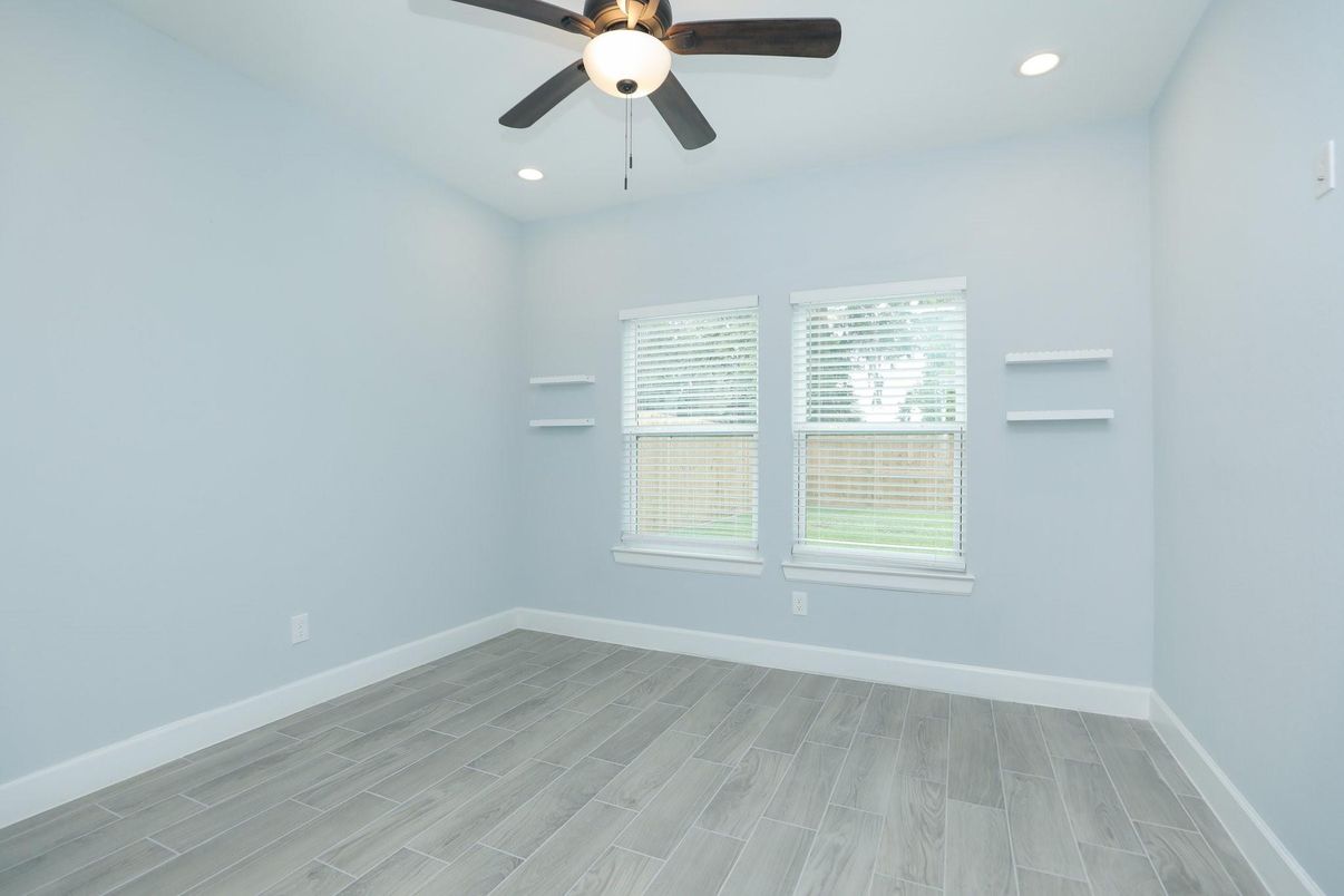 Empty room, Interior, Recessed Lighting, Wood Texture Flooring