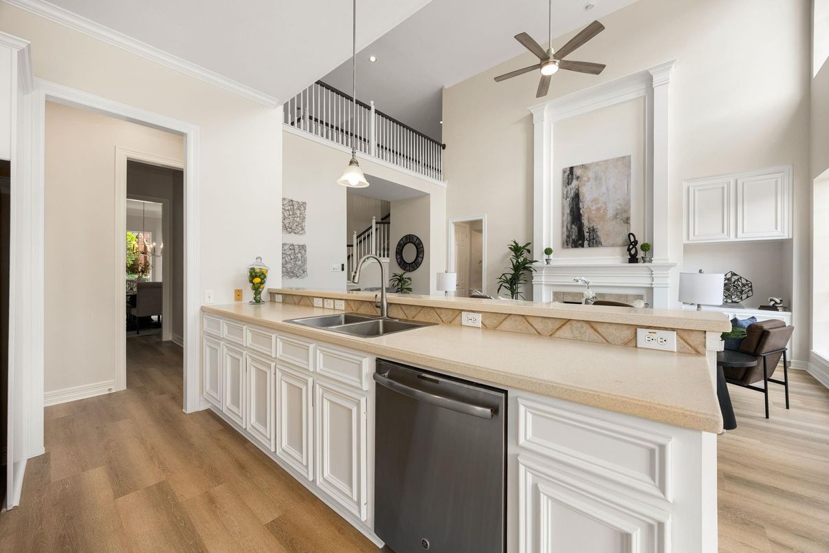 Fireplace, Interior, Kitchen, Pendant Lights, Recessed Lighting, Wood Texture Flooring