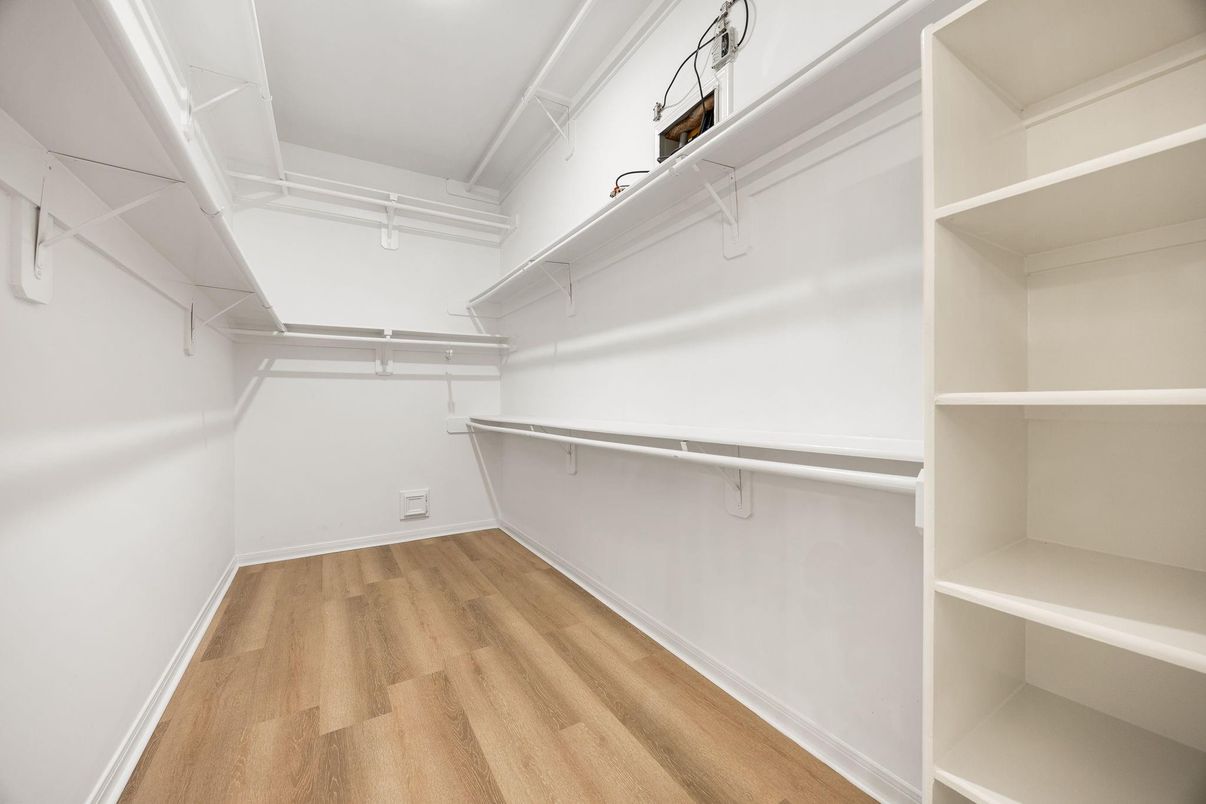 Interior, Walk-in Closets, Wood Texture Flooring
