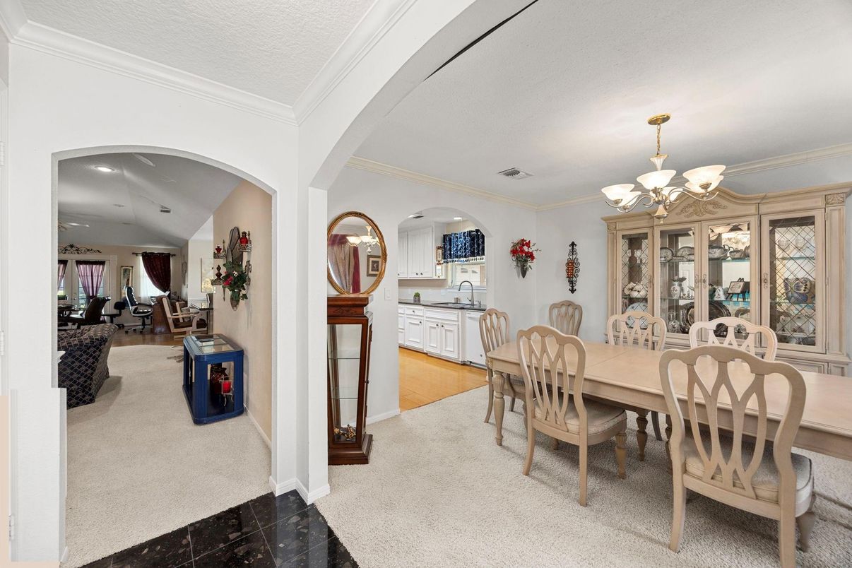 Chandelier, Dining room, Interior, Kitchen, Recessed Lighting