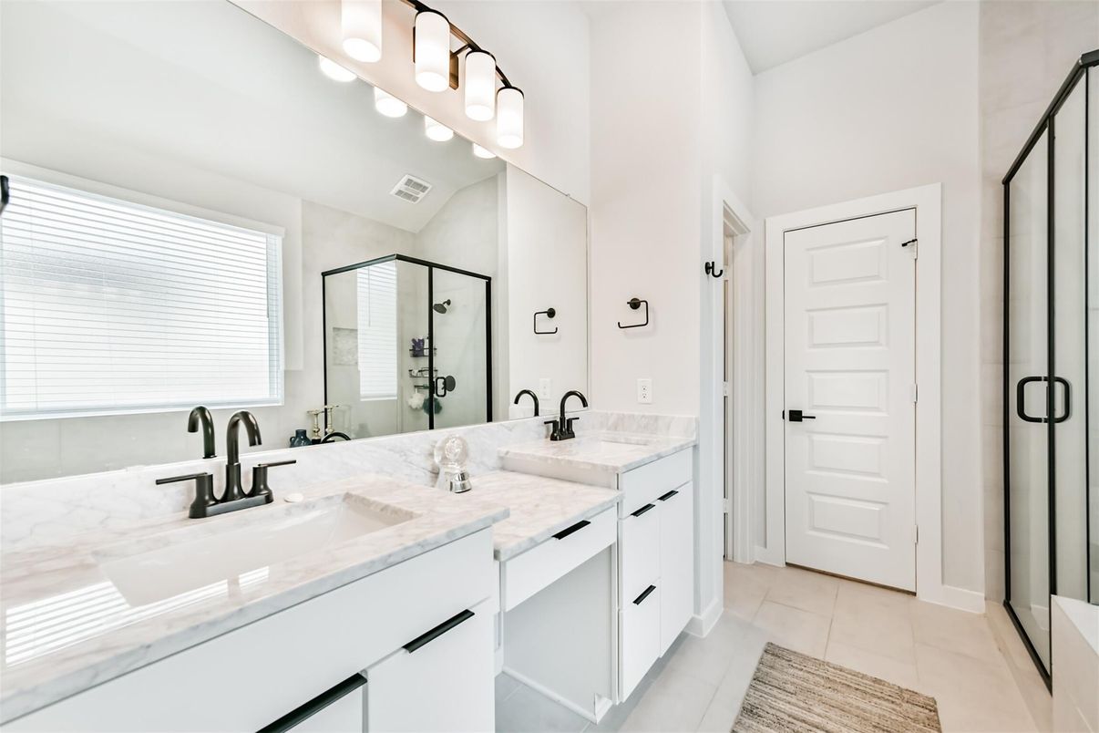 Bathroom, Dual Sink Vanities, Interior