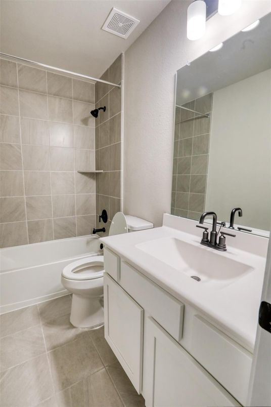 Bathroom, Dual Sink Vanities, Interior
