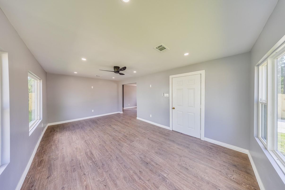Empty room, Interior, Recessed Lighting, Wood Texture Flooring