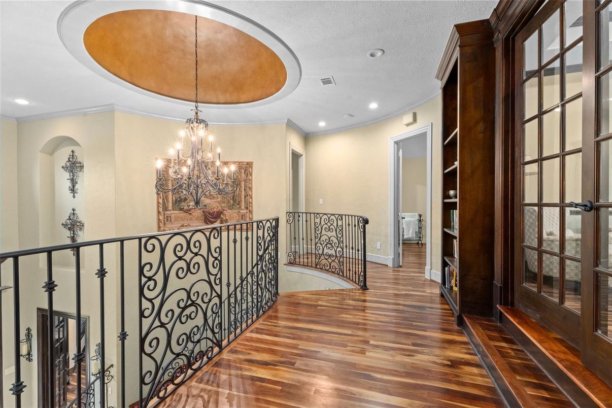 Chandelier, Interior, Recessed Lighting, Wood Texture Flooring