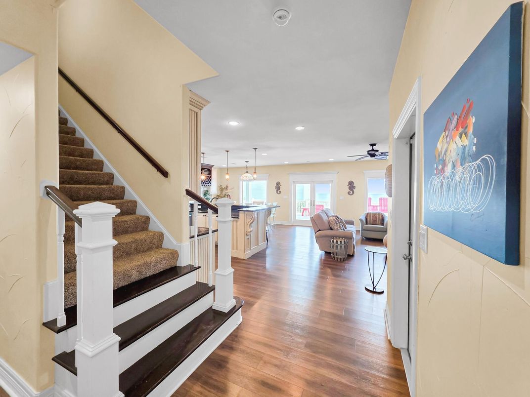 Interior, Kitchen, Living room, Pendant Lights, Recessed Lighting, Wood Texture Flooring