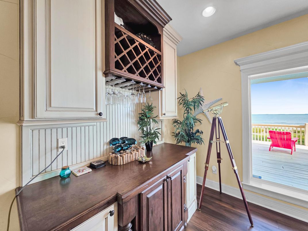Home Office, Interior, Recessed Lighting, Water, Wood Texture Flooring