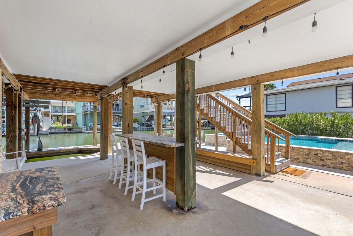Interior, Sun Room, Water