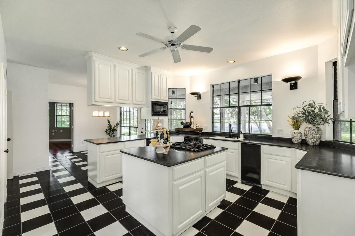 Interior, Kitchen, Recessed Lighting