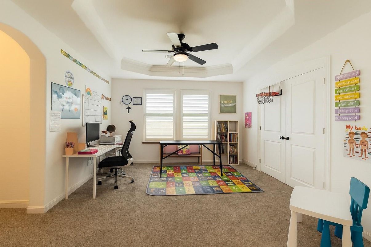 Home Office, Interior
