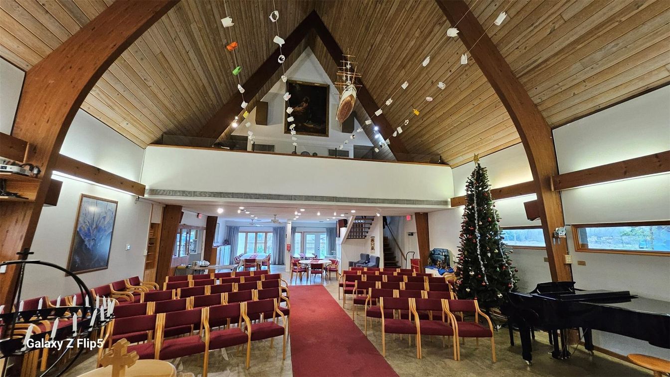 Dining room, Interior, Piano, Recessed Lighting, Wooden Beams, Wooden Ceilings