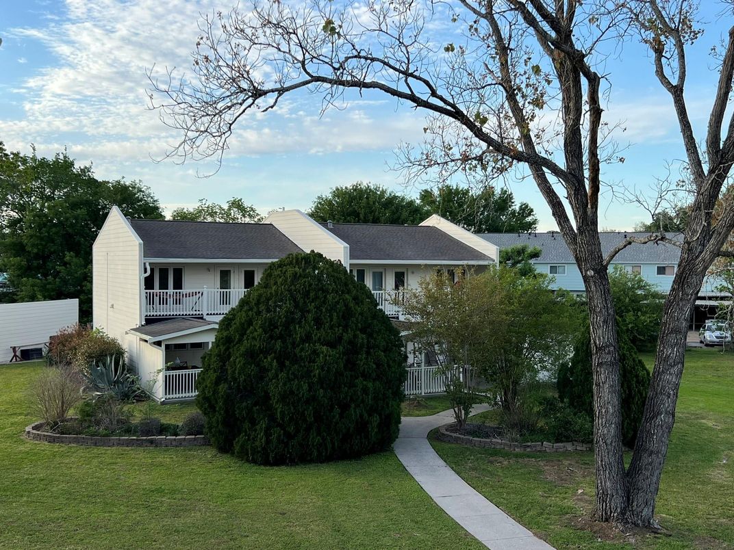 Exterior, Facade, Farmhouse