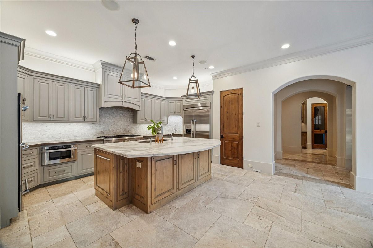 Interior, Kitchen, Pendant Lights, Recessed Lighting, Stainless Steel Appliances